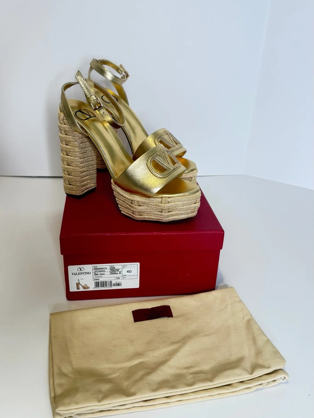 *Inspired shoe*Gold Platform Woven-Detail High Heel Sandals